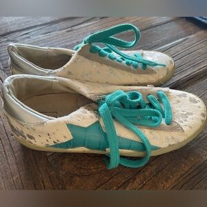 ShuShop Sabrina Women's Sneakers with Teal and White Design